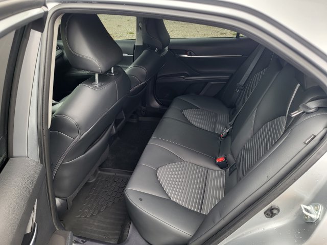 Used 2024 Toyota Camry SE FWD image 11