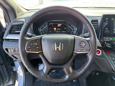 Used 2024 Honda Odyssey Sport image 18