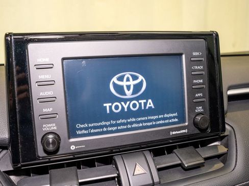 Used 2020 Toyota RAV4 XLE w/ Convenience Package image 14