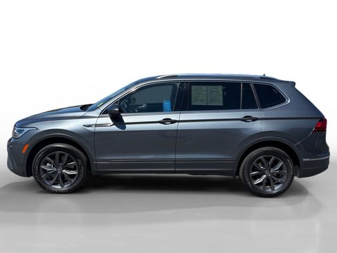 Used 2022 Volkswagen Tiguan SE image 2