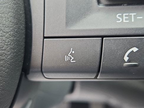 Used 2024 Nissan Rogue SL image 26