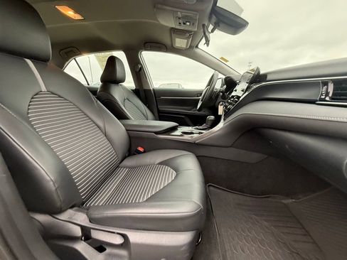 Used 2024 Toyota Camry SE image 34