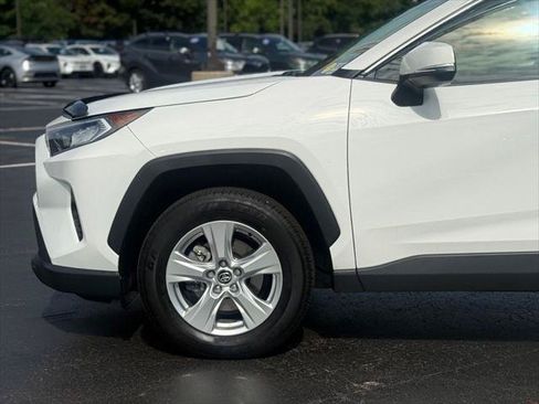 Certified 2020 Toyota RAV4 XLE w/ Convenience Package AWD/4WD image 2