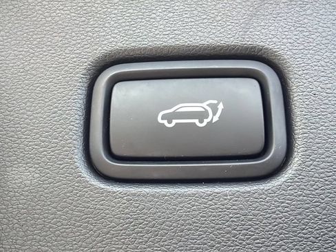 Used 2025 Hyundai Tucson Limited FWD image 19
