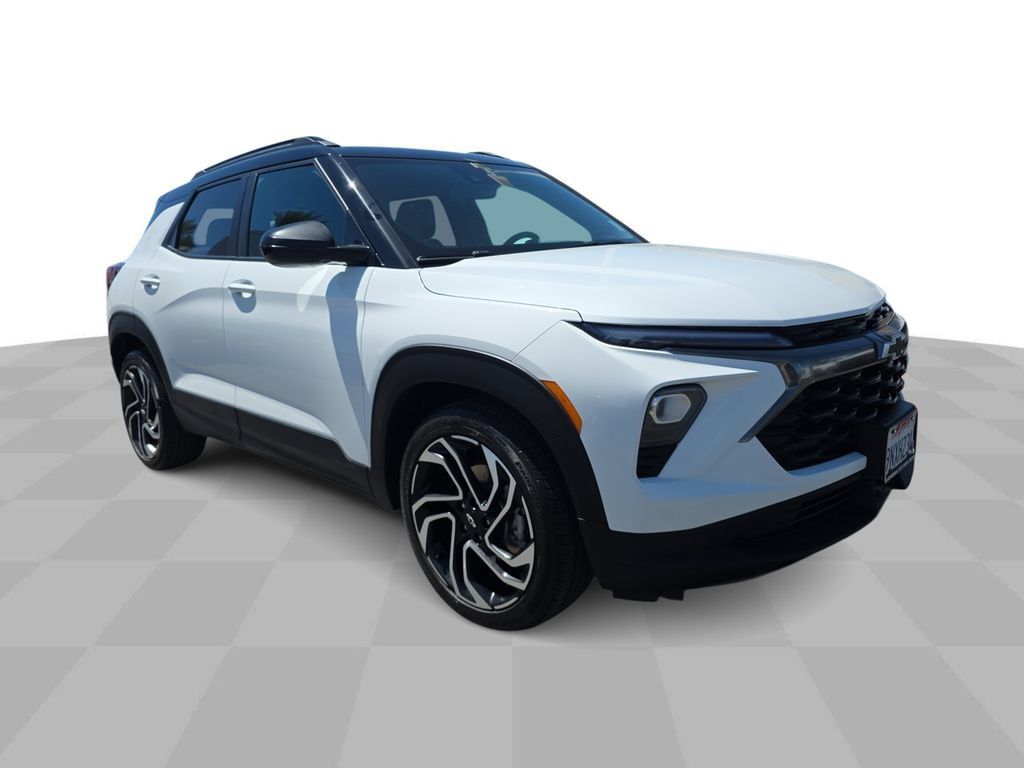 Used 2024 Chevrolet TrailBlazer RS w/ Convenience Package FWD image 2