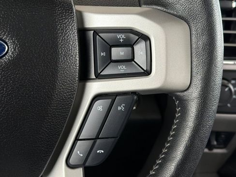 Used 2017 Ford F250 Lariat w/ Lariat Ultimate Package AWD/4WD image 28