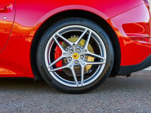 Used 2015 Ferrari California T RWD image 55