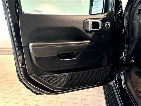 Used 2024 Jeep Wrangler Unlimited Sahara w/ Safety Group AWD/4WD image 26