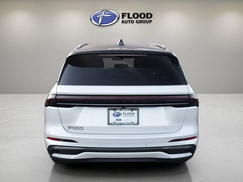 Used 2024 Lincoln Nautilus Reserve w/ Equipment Group 202A image 5