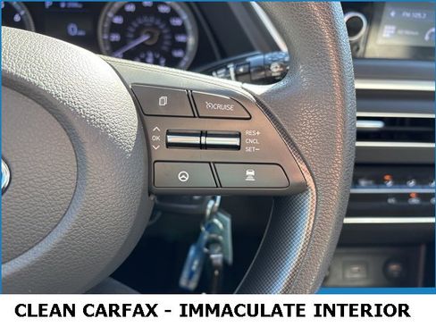 Used 2022 Hyundai Sonata SE w/ Preferred Accessory Package image 9