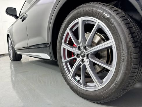 Used 2023 Audi SQ5 Prestige AWD/4WD image 9