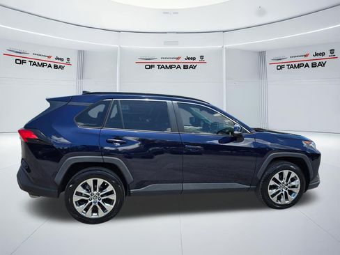 Used 2021 Toyota RAV4 XLE Premium FWD image 7
