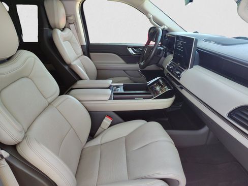 Used 2023 Lincoln Navigator Reserve AWD/4WD image 21