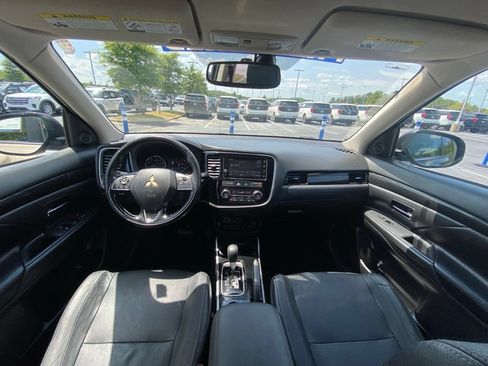 Used 2018 Mitsubishi Outlander SE FWD image 25