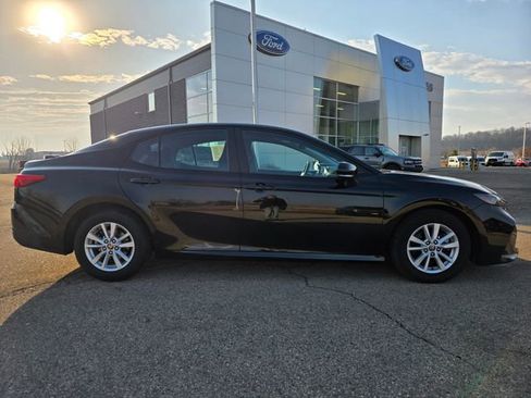 Used 2025 Toyota Camry LE image 22