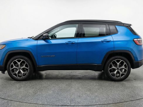 Used 2025 Jeep Compass Limited AWD/4WD image 5