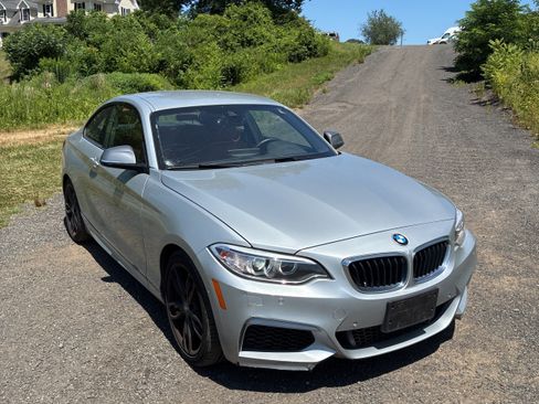 Used 2016 BMW M235i Coupe RWD image 5