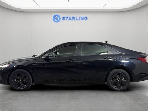Used 2022 Hyundai Elantra SEL w/ Convenience Package FWD image 3