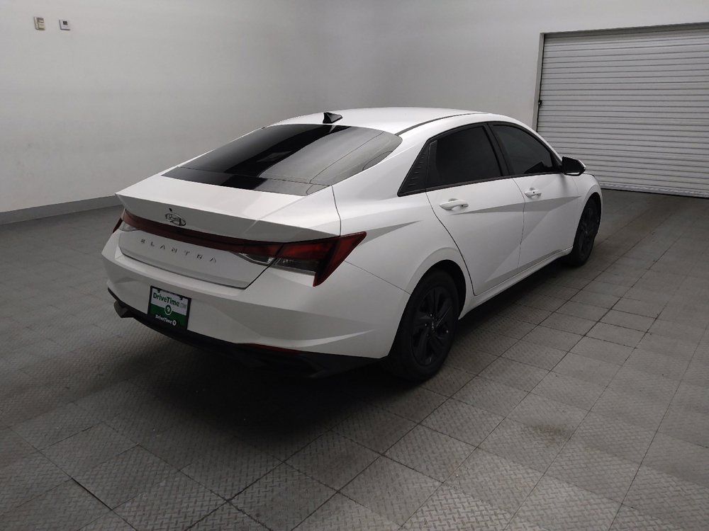 Used 2023 Hyundai Elantra SEL FWD image 9
