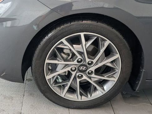 Used 2020 Hyundai Elantra Limited w/ Cargo Package (C1) image 4