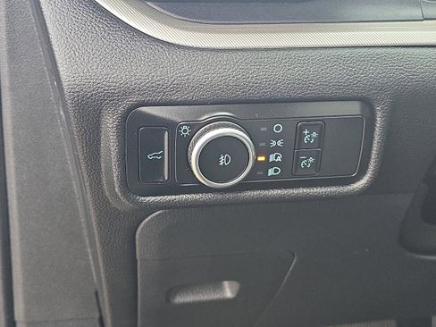 Used 2023 Ford Explorer XLT w/ Equipment Group 202A image 25