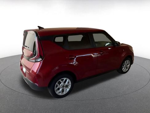 Used 2025 Kia Soul LX w/ LX Technology Package image 12