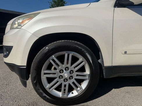 Used 2010 Saturn Outlook XR FWD image 34