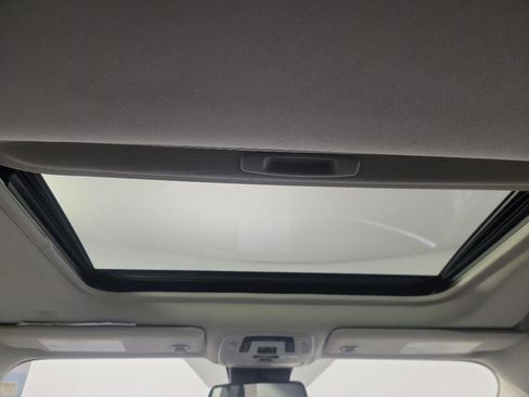 Used 2021 Toyota Sienna XLE image 26