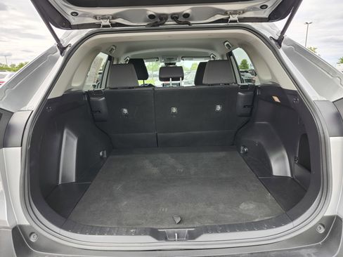 Used 2021 Toyota RAV4 XLE AWD/4WD image 23