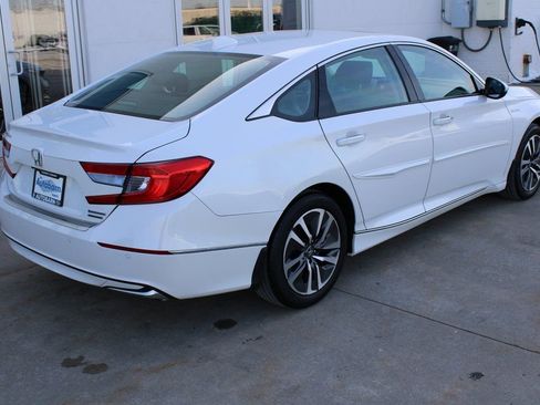 Used 2019 Honda Accord Touring image 6