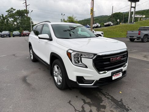 Used 2024 GMC Terrain SLE w/ Driver Convenience Package AWD/4WD image 7