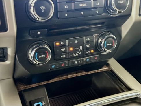 Used 2018 Ford F250 Lariat w/ Lariat Ultimate Package AWD/4WD image 16