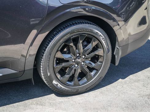Used 2024 Kia Carnival SX FWD image 10