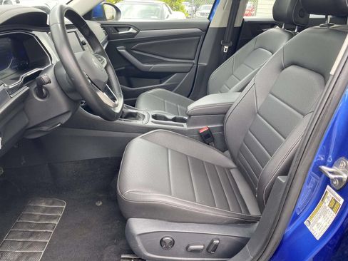 Used 2024 Volkswagen Jetta SE FWD image 15