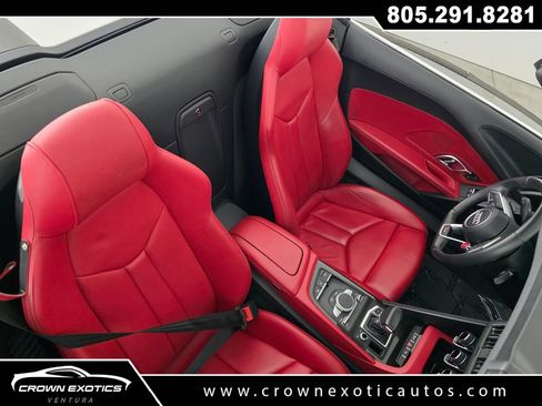 Used 2022 Audi R8 V10 w/ Carbon Exterior Package RWD image 40