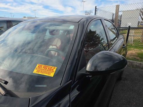 Used 2019 Alfa Romeo Giulia Ti w/ Nero Edizione image 12