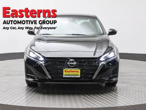 Used 2023 Nissan Altima 2.5 SV w/ SV Premium Package AWD/4WD image 2