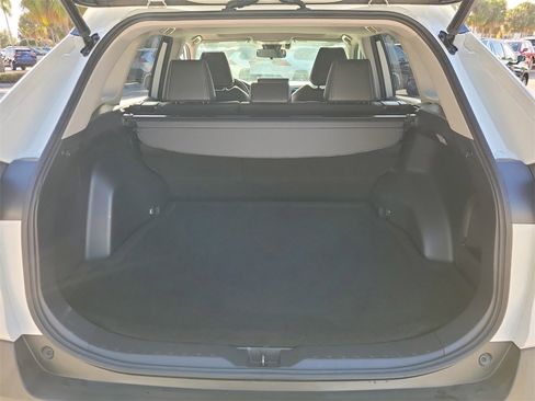 Used 2021 Toyota RAV4 XLE Premium image 8