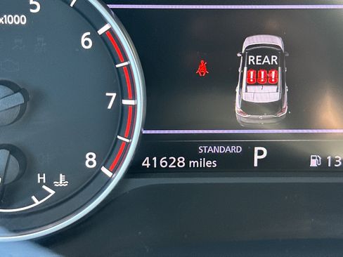 Used 2023 Nissan Rogue SV FWD image 9