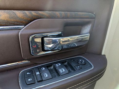 Used 2018 RAM 1500 Laramie Longhorn image 15