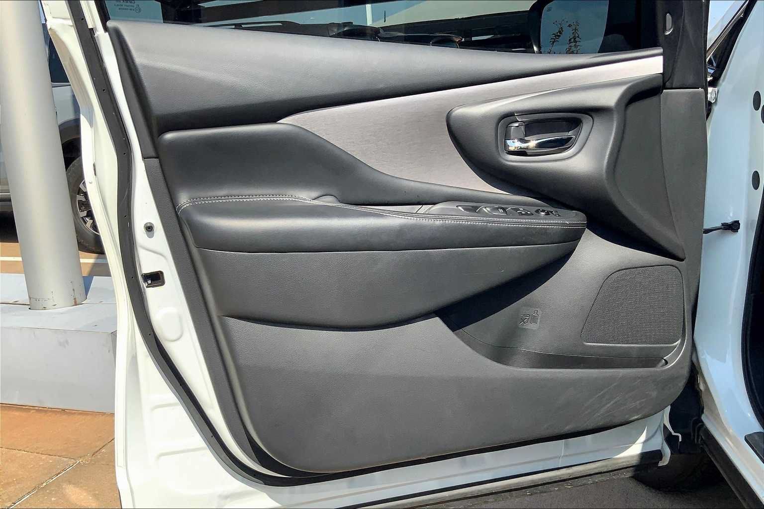 Certified 2024 Nissan Murano SV w/ SV Midnight Edition Package AWD/4WD image 10