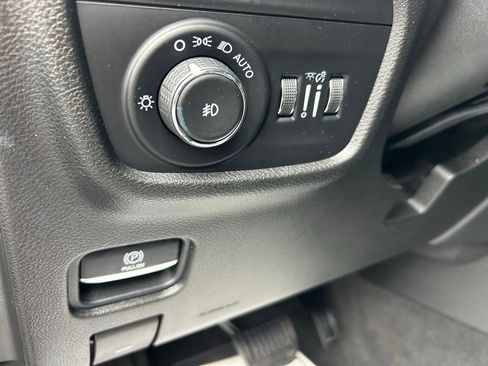 Used 2021 Jeep Grand Cherokee L Limited image 19