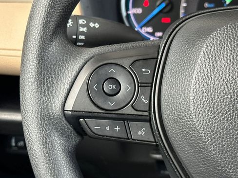 Used 2025 Toyota RAV4 LE AWD/4WD image 25