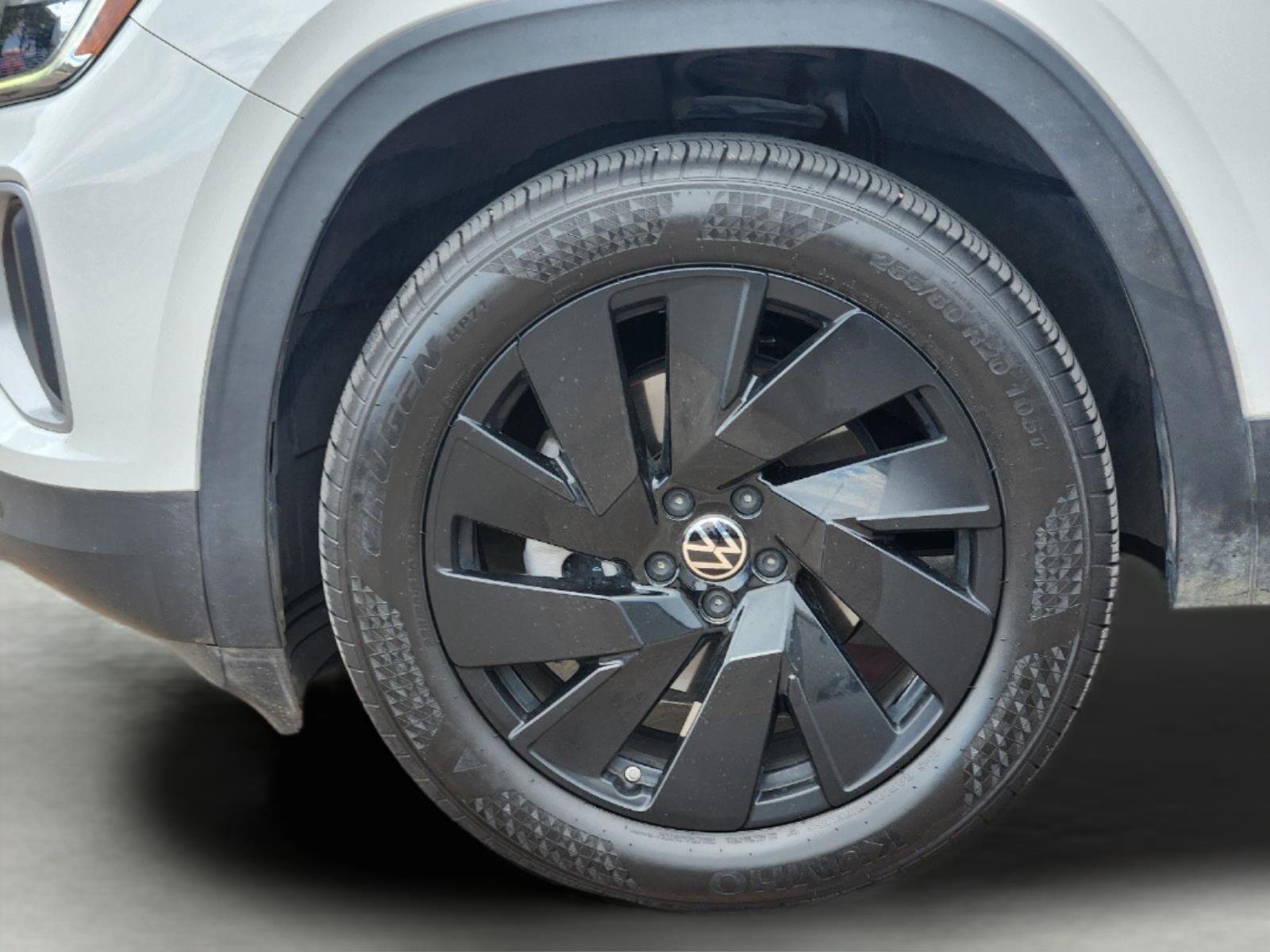 Used 2024 Volkswagen Atlas SE w/ Black Wheel Package FWD image 10