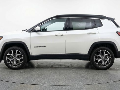 Used 2025 Jeep Compass Limited image 5