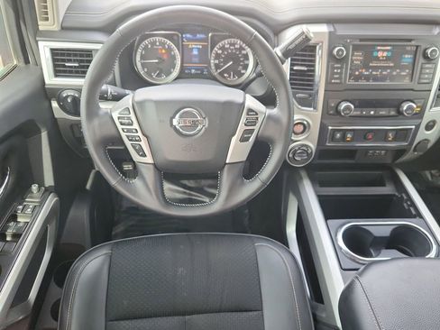 Used 2019 Nissan Titan PRO-4X AWD/4WD image 11