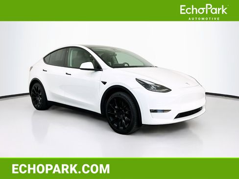 Used 2023 Tesla Model Y Long Range image 1