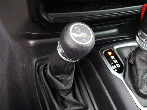 Used 2022 Jeep Gladiator Sport AWD/4WD image 22