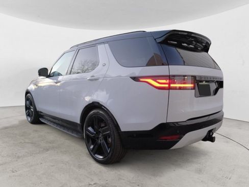 Used 2025 Land Rover Discovery Dynamic SE AWD/4WD image 3