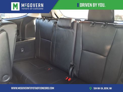 Used 2024 Toyota Highlander XLE image 12